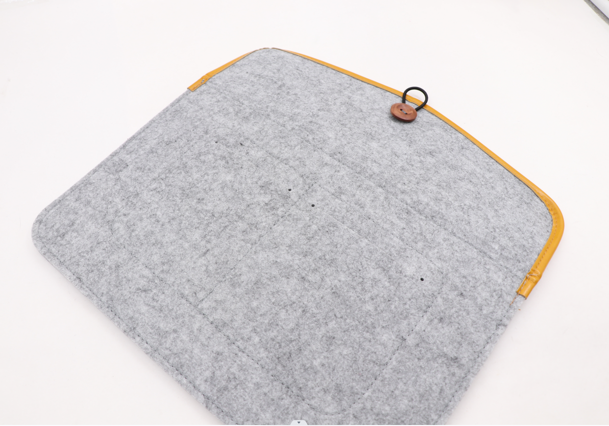 Felt Tablet Sleeve | 34x21cm | Dark gray
